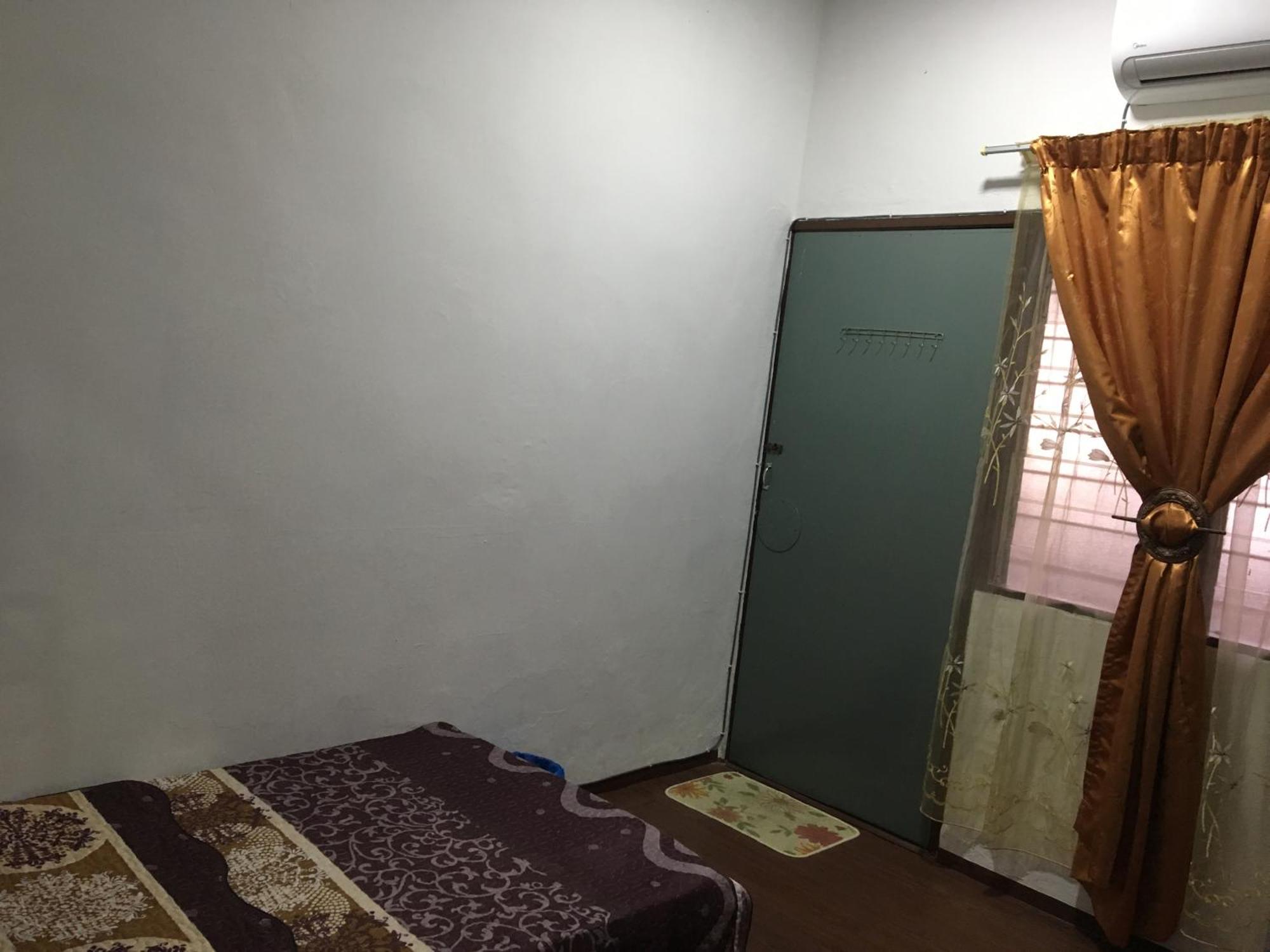 Rb Double Storey Bandar Tasik Selatan Homestay Куала Лумпур Екстериор снимка