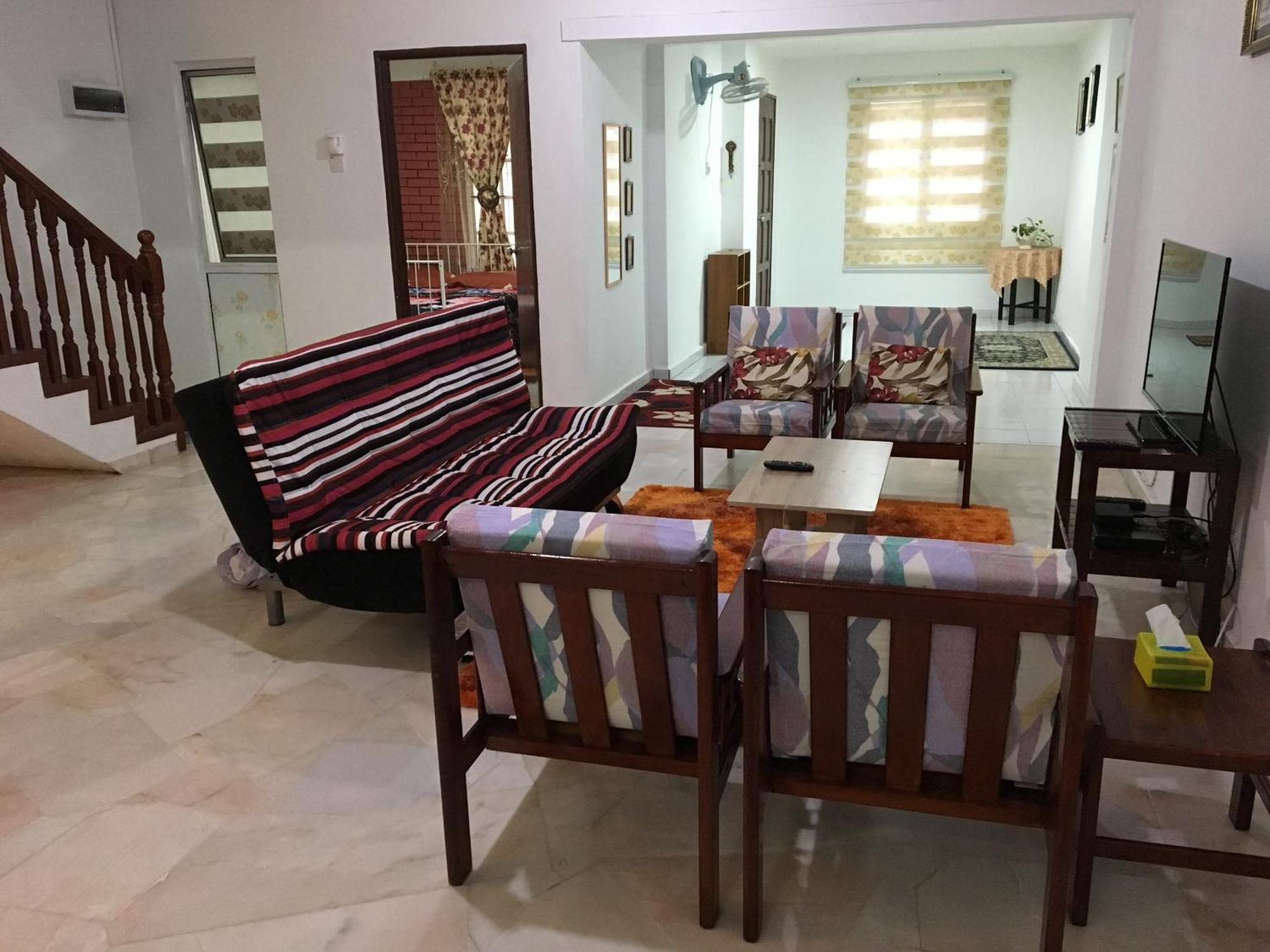Rb Double Storey Bandar Tasik Selatan Homestay Куала Лумпур Екстериор снимка